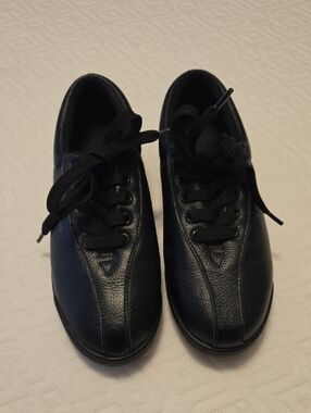 Easy Spirit Black Leather Lace-Up Comfort Sneakers